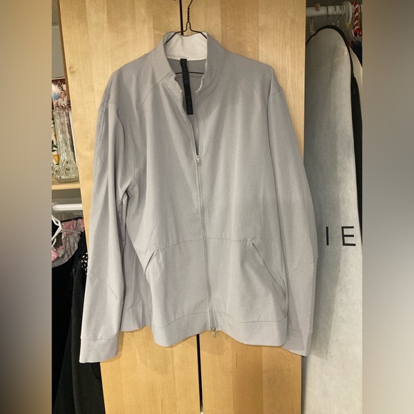 LULULEMON men’s lightweight airing jacket. Size XL - Picture 2 of 9